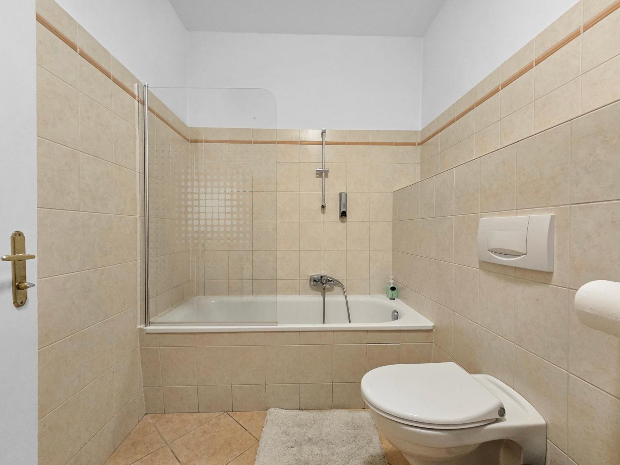 Three-bedroom Sanctuary, King-size Beds Apartment Vienna